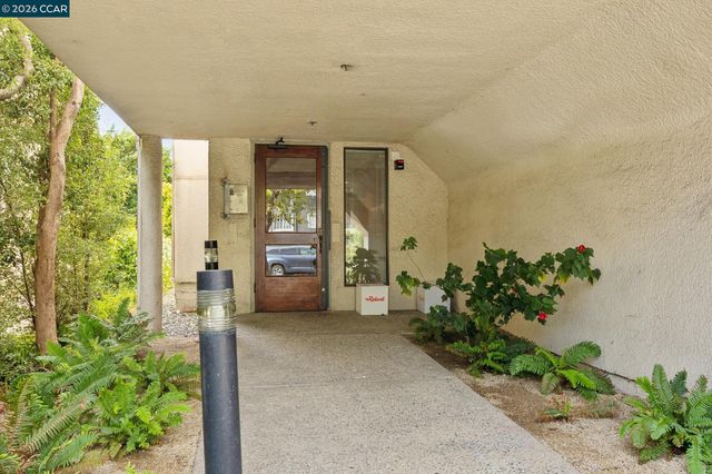 655 Chetwood St 203, Oakland, CA 94610