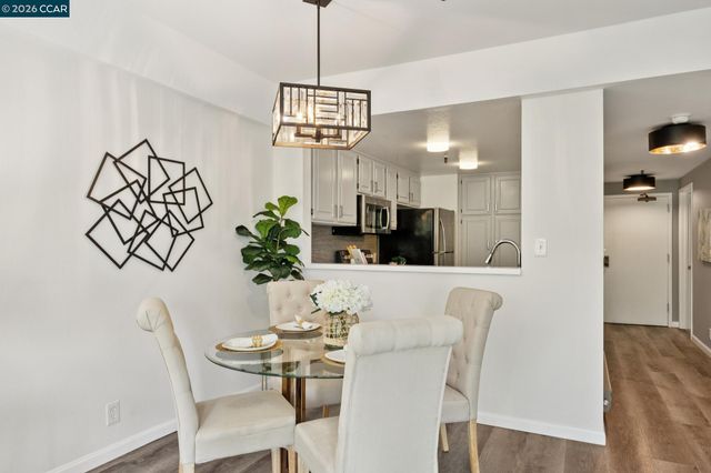 655 Chetwood St 203, Oakland, CA 94610