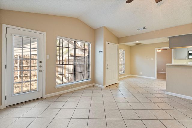 8703 Clear brook TRL B, Austin, TX 78729