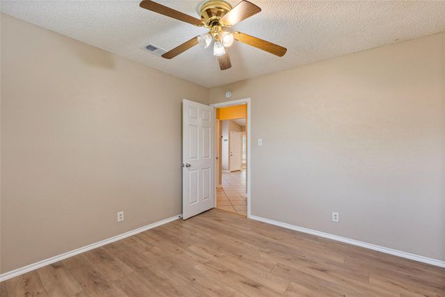 8703 Clear brook TRL B, Austin, TX 78729