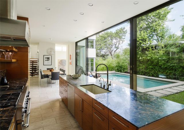 1407 Alameda DR, Austin, TX 78704