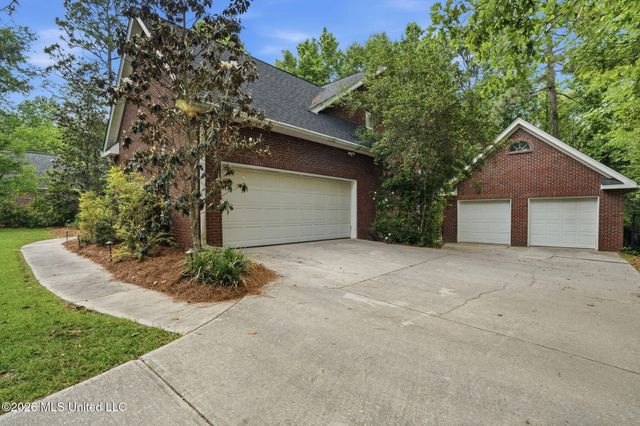 17 Stonecrest, Hattiesburg, MS 39402