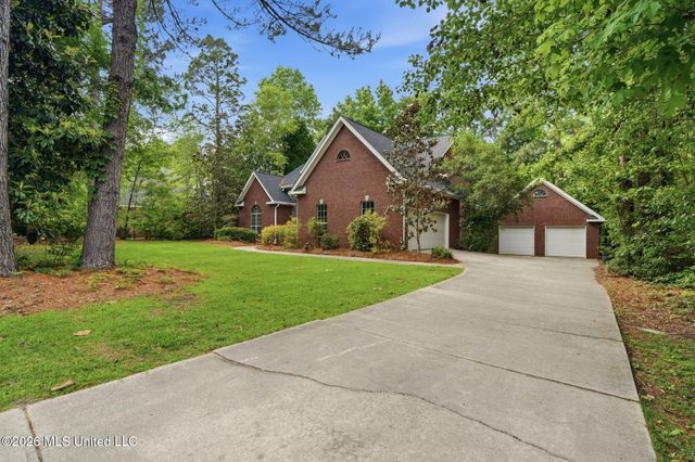 17 Stonecrest, Hattiesburg, MS 39402