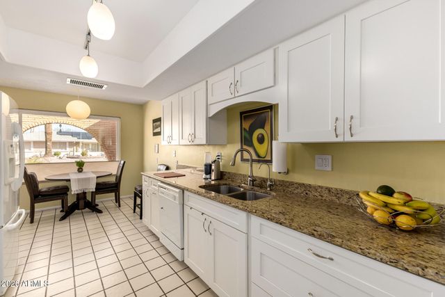 16022 N 110th Avenue, Sun City, AZ 85351