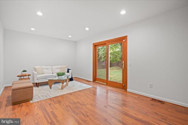11200 HUNT CLUB DR, Potomac, MD 20854