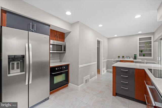 11200 HUNT CLUB DR, Potomac, MD 20854