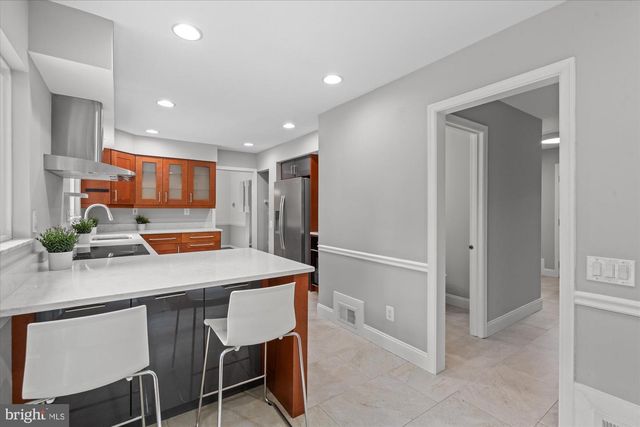 11200 HUNT CLUB DR, Potomac, MD 20854