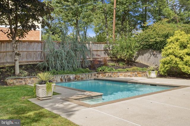 11200 HUNT CLUB DR, Potomac, MD 20854
