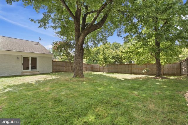11200 HUNT CLUB DR, Potomac, MD 20854