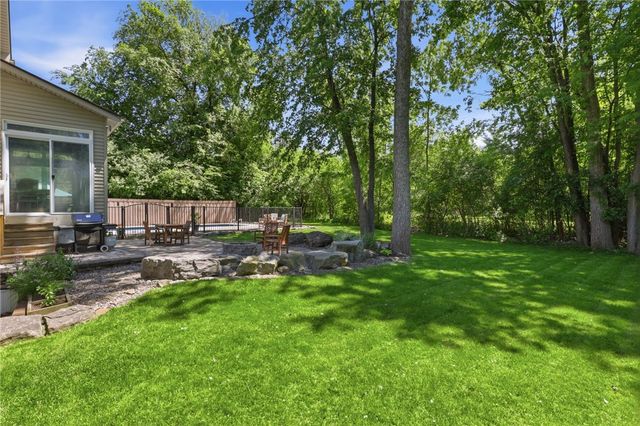 6 Fernstone Lane, Penfield, NY 14526