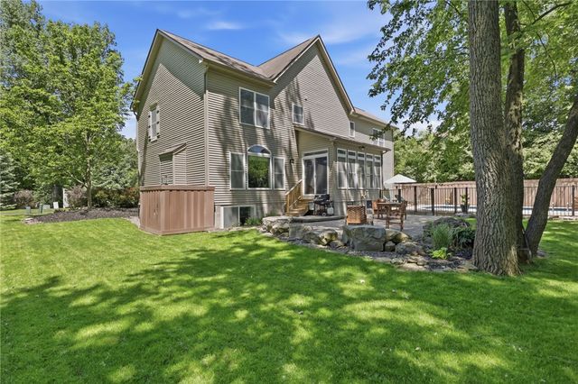 6 Fernstone Lane, Penfield, NY 14526