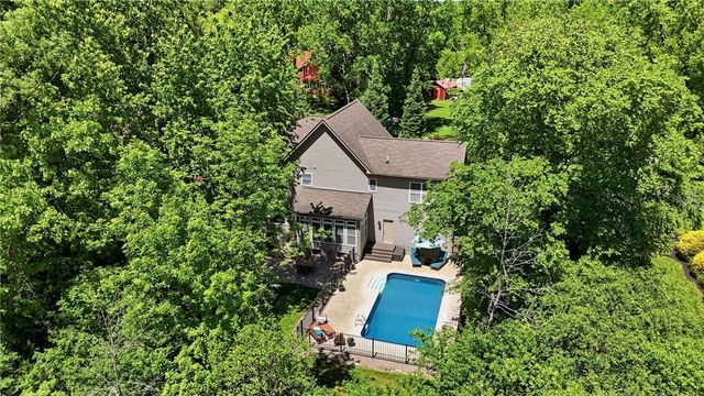 6 Fernstone Lane, Penfield, NY 14526