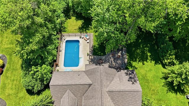 6 Fernstone Lane, Penfield, NY 14526