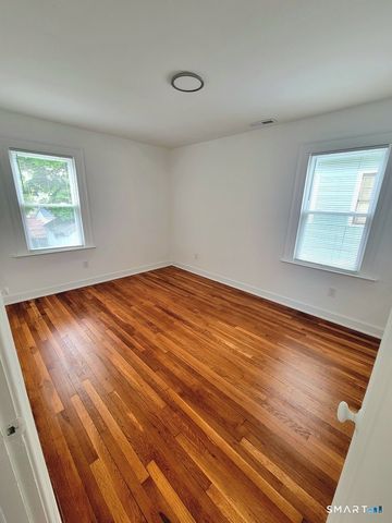 82 Helen Street, Hamden, CT 06514