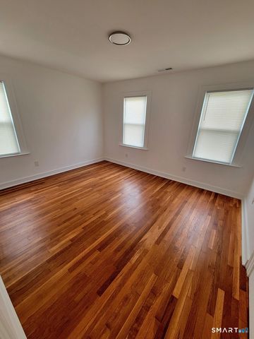 82 Helen Street, Hamden, CT 06514