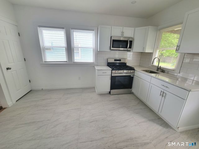 82 Helen Street, Hamden, CT 06514