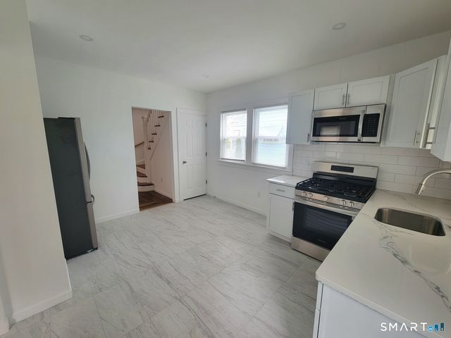 82 Helen Street, Hamden, CT 06514
