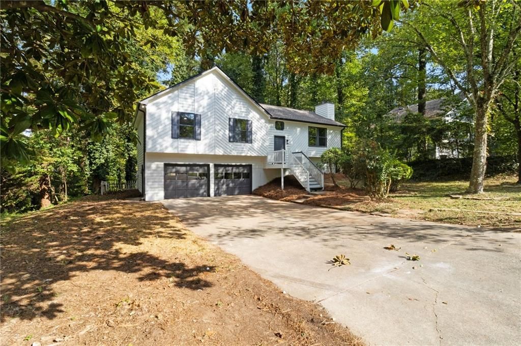 648 Sunshine NW Trace, Acworth, GA 30102