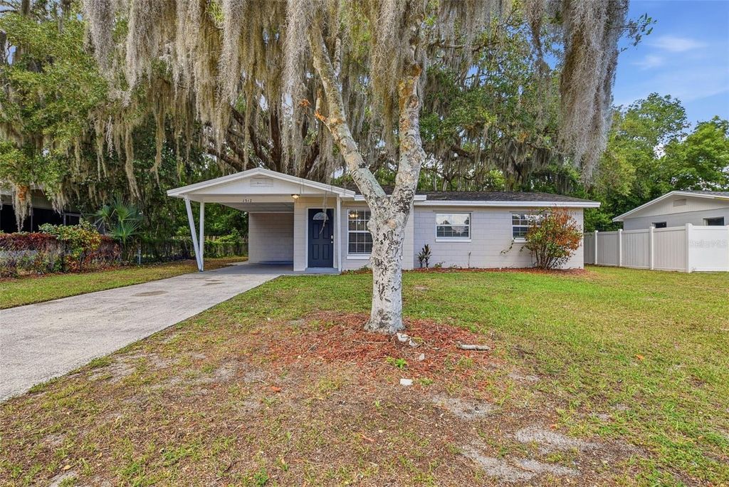 Image 1 of property listing at 1317 BRAEBURY DRIVE, Leesburg, FL 34748