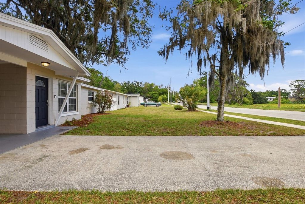 Image 2 of property listing at 1317 BRAEBURY DRIVE, Leesburg, FL 34748