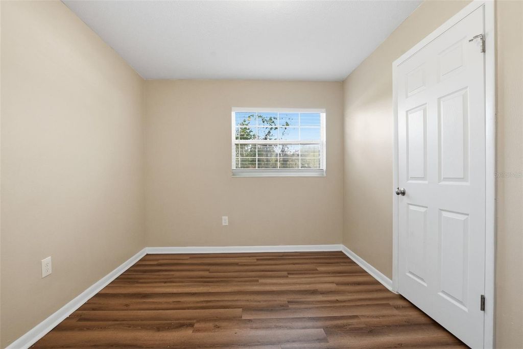 Image 15 of property listing at 1317 BRAEBURY DRIVE, Leesburg, FL 34748