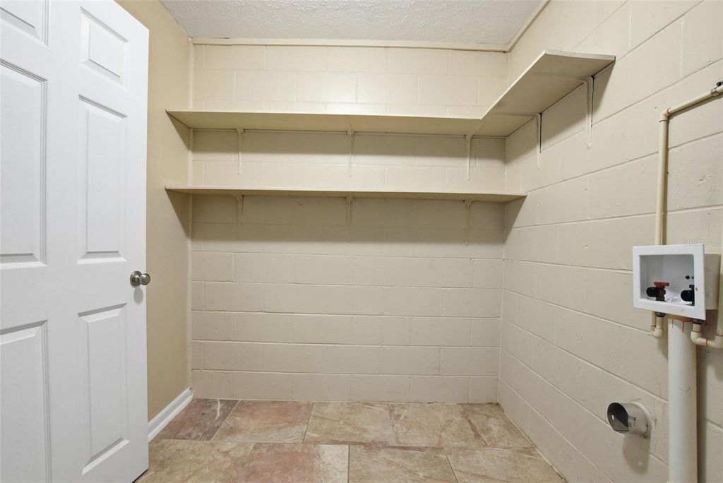 Image 20 of property listing at 1317 BRAEBURY DRIVE, Leesburg, FL 34748