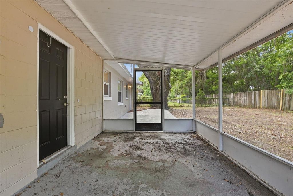 Image 23 of property listing at 1317 BRAEBURY DRIVE, Leesburg, FL 34748