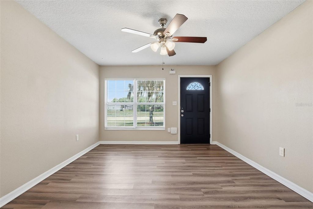 Image 8 of property listing at 1317 BRAEBURY DRIVE, Leesburg, FL 34748