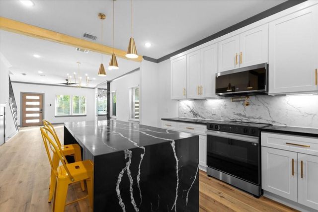 7949 Attwater Street B, Houston, TX 77028