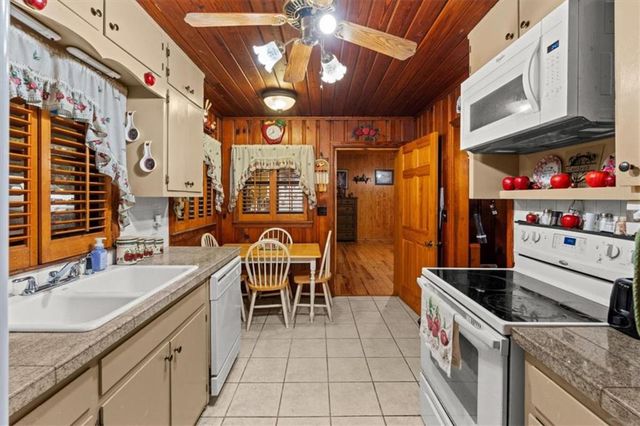 260 E Memorial E Drive, Dallas, GA 30132