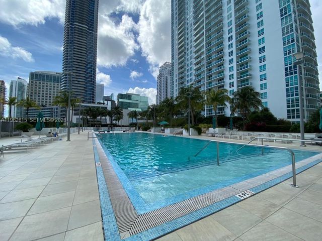 950 Brickell Bay Dr 4002, Miami, FL 33131