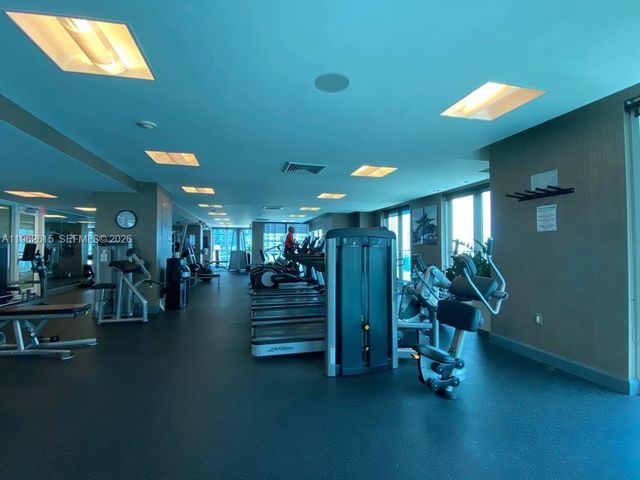 950 Brickell Bay Dr 4002, Miami, FL 33131