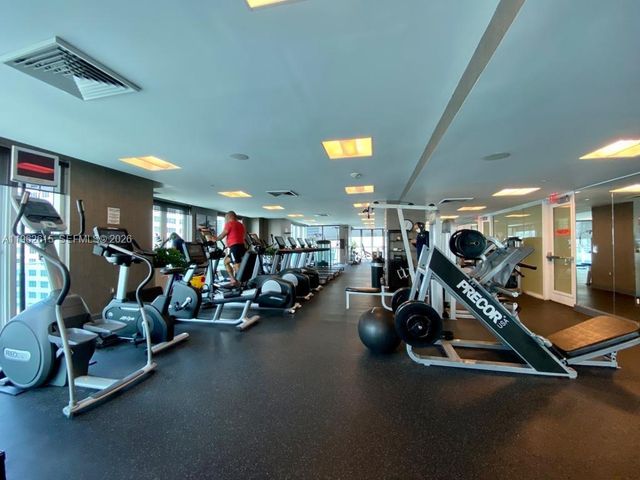 950 Brickell Bay Dr 4002, Miami, FL 33131