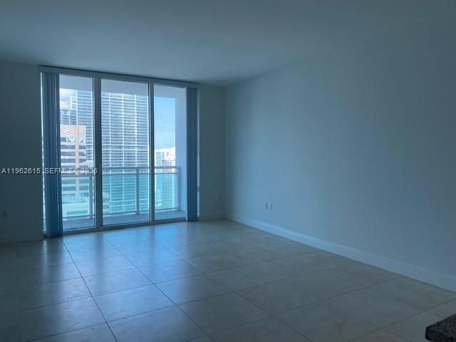 950 Brickell Bay Dr 4002, Miami, FL 33131