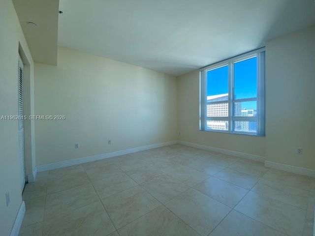 950 Brickell Bay Dr 4002, Miami, FL 33131