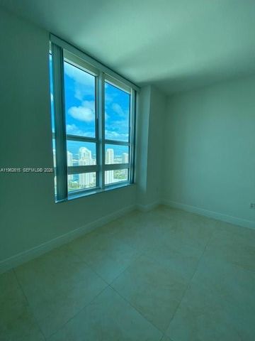 950 Brickell Bay Dr 4002, Miami, FL 33131