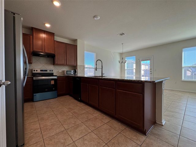 7607 Lazy Creek DR, Austin, TX 78724