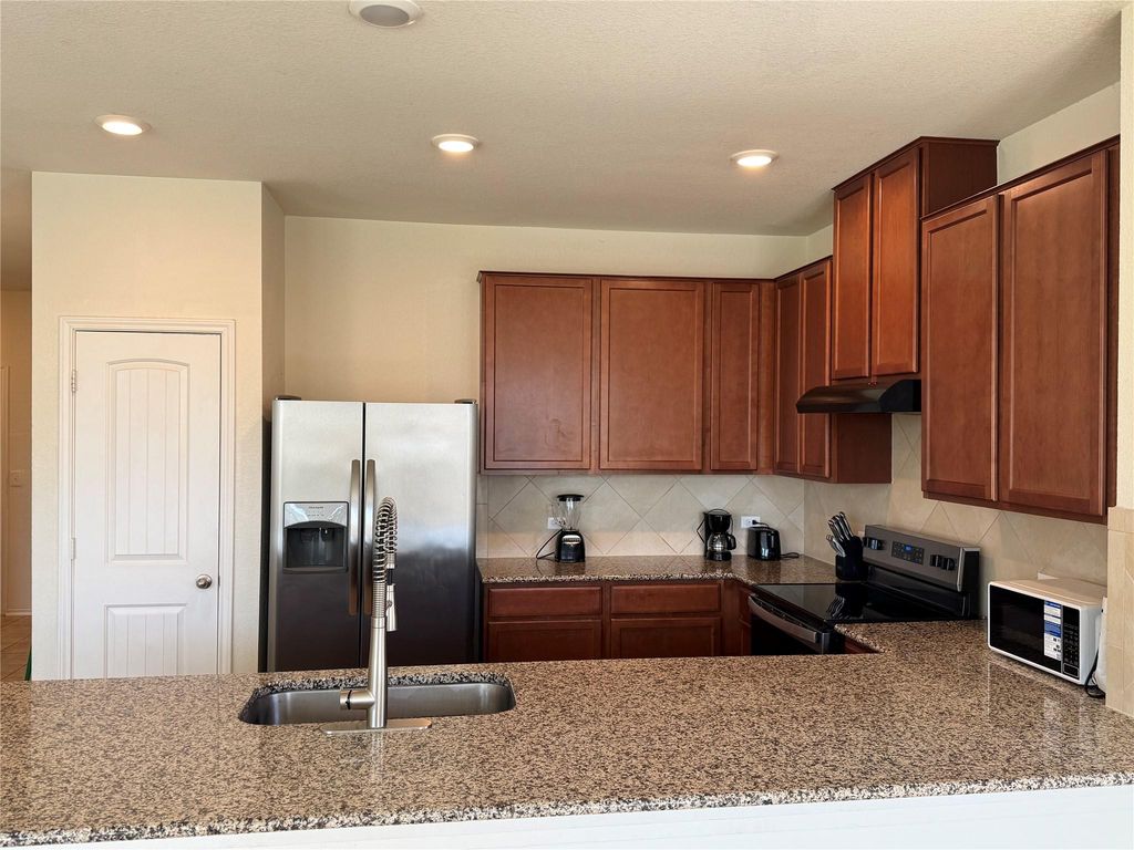 7607 Lazy Creek DR, Austin, TX 78724