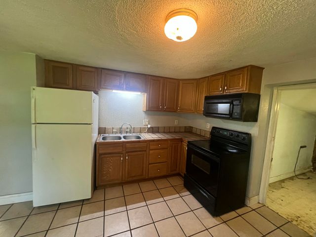 1321 N Clifton Avenue, Springfield, MO 65802
