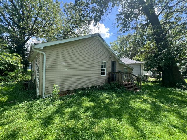 1321 N Clifton Avenue, Springfield, MO 65802