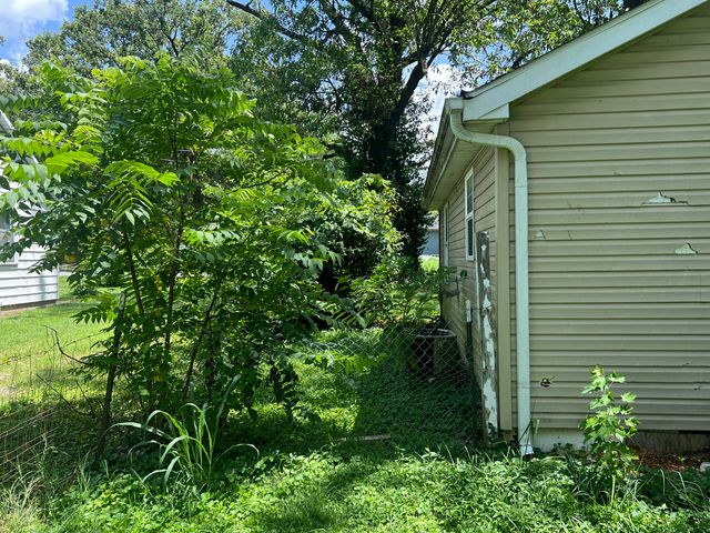 1321 N Clifton Avenue, Springfield, MO 65802