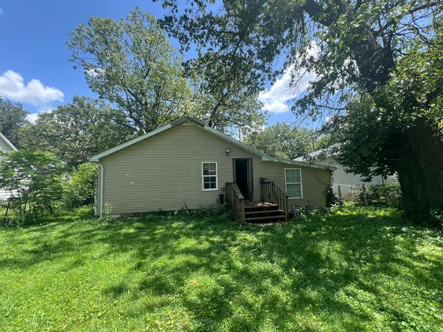 1321 N Clifton Avenue, Springfield, MO 65802