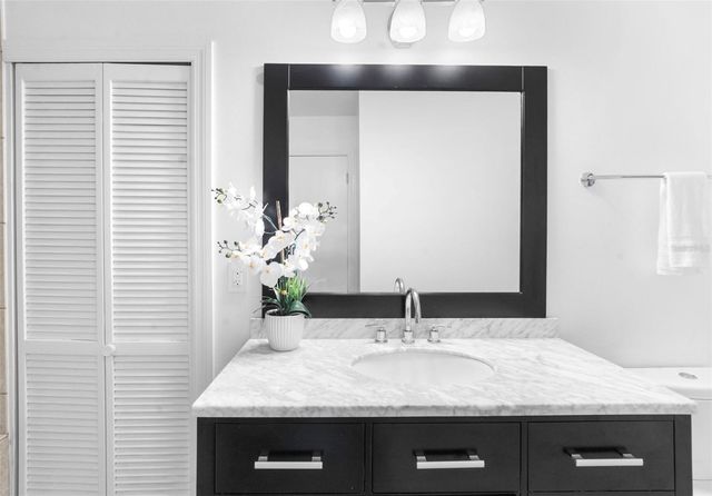 8626 EDGE O WOODS COURT, Orlando, FL 32819