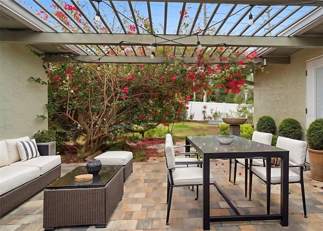 8626 EDGE O WOODS COURT, Orlando, FL 32819