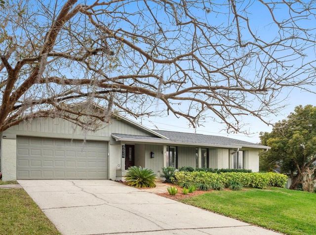 8626 EDGE O WOODS COURT, Orlando, FL 32819