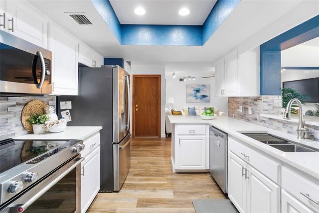 8626 EDGE O WOODS COURT, Orlando, FL 32819