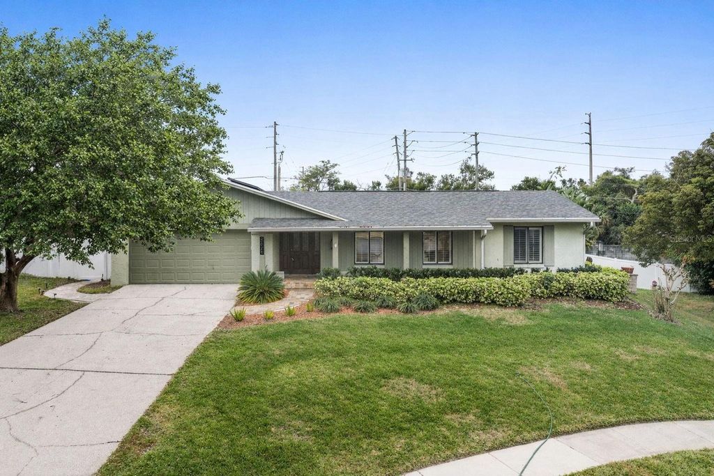 8626 EDGE O WOODS COURT, Orlando, FL 32819