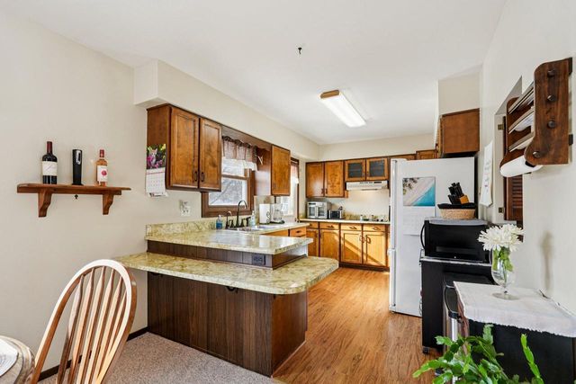 857 E Newark DRIVE, West Bend, WI 53090