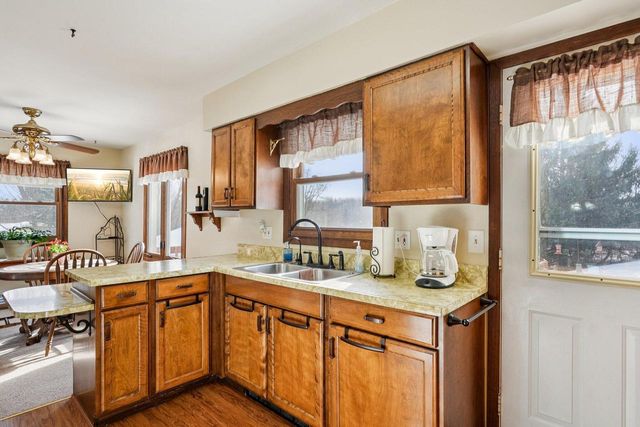 857 E Newark DRIVE, West Bend, WI 53090