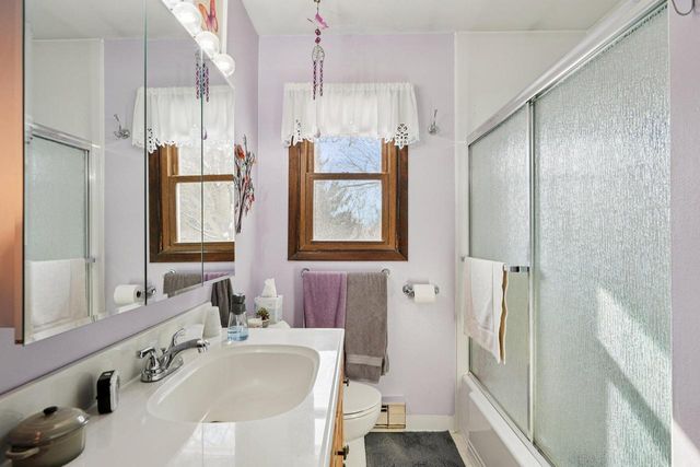 857 E Newark DRIVE, West Bend, WI 53090